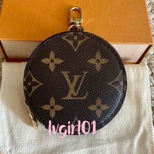 🌸💯Authentic Louis Vuitton Multi Pochette Round Coin Purse